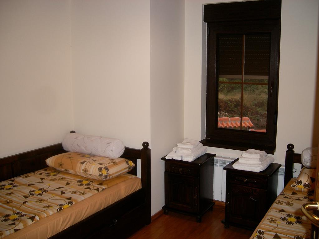 Sinabovite Houses Hotel Badevtsi Room photo