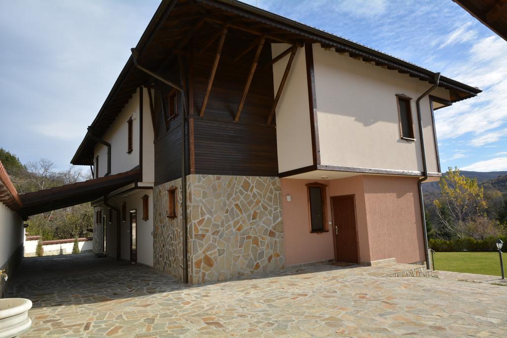 Sinabovite Houses Hotel Badevtsi Exterior photo