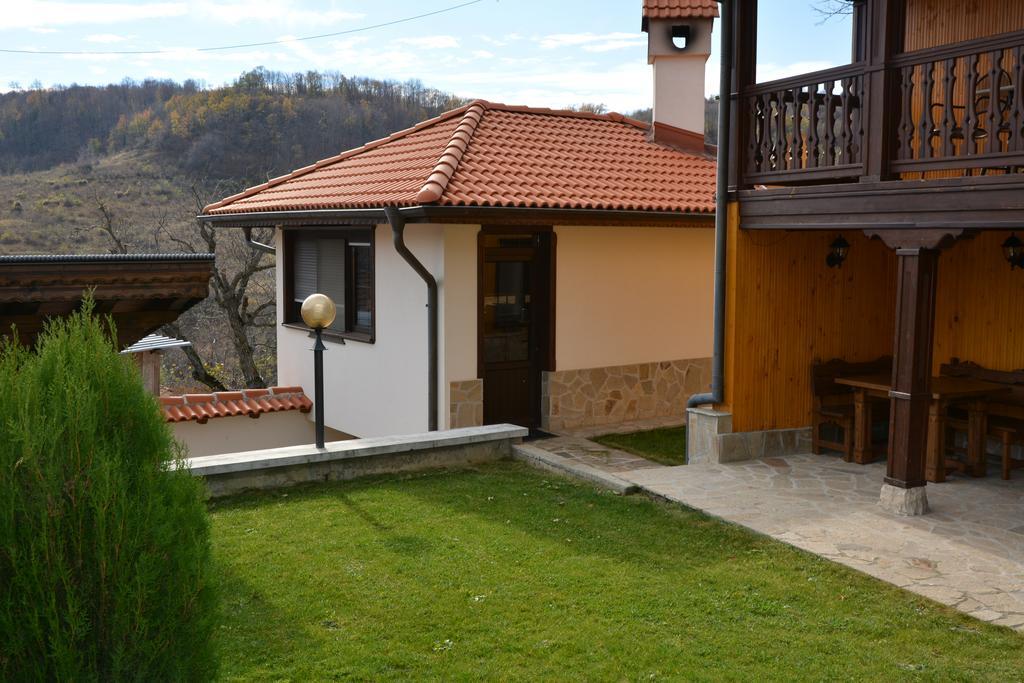 Sinabovite Houses Hotel Badevtsi Exterior photo
